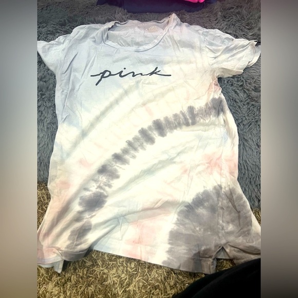 PINK Victoria's Secret Tops - 💕🩷VS PINK XS‎ SHIRT